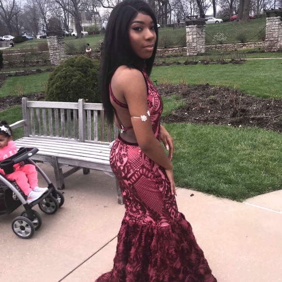 Prom dress - Picture 2 of 2